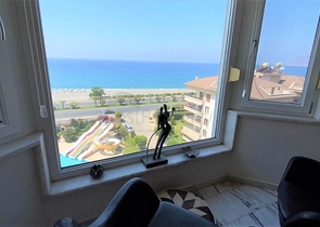 اطلالة بحرية ساحرة -طابق مرتفع - شقة غرفتين وصالة ضمن مجمع اول صف على البحر - في توسمور / الانيا