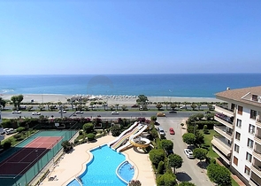 اطلالة بحرية ساحرة -طابق مرتفع - شقة غرفتين وصالة ضمن مجمع اول صف على البحر - في توسمور / الانيا