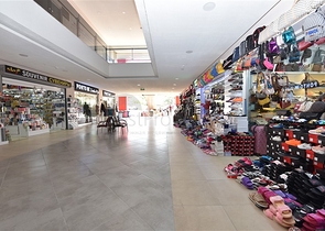 بضمان تأجير - محل ضمن مول تجاري -في الانيا 