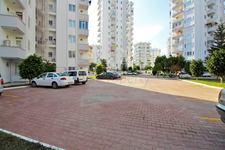 شقة فسيحة 3 + 1 مع مطبخ منفصل في كونيالتي