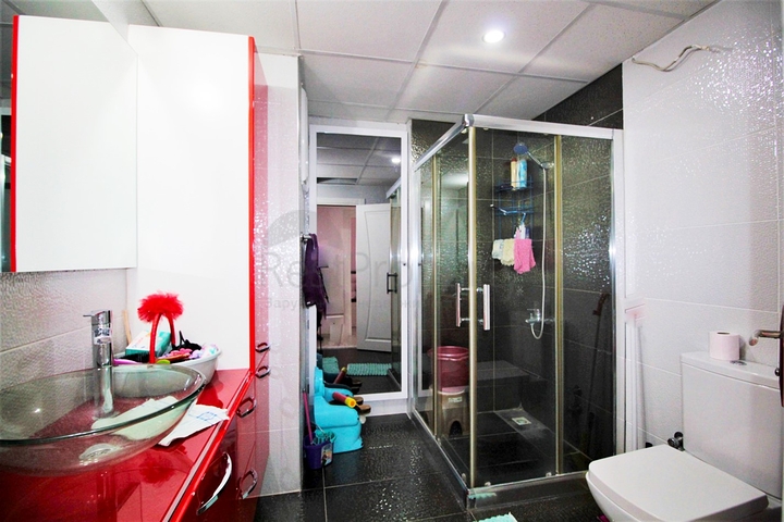 شقة فسيحة 3 + 1 مع مطبخ منفصل في كونيالتي