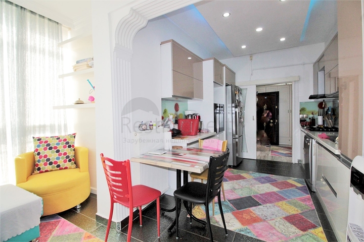 شقة فسيحة 3 + 1 مع مطبخ منفصل في كونيالتي