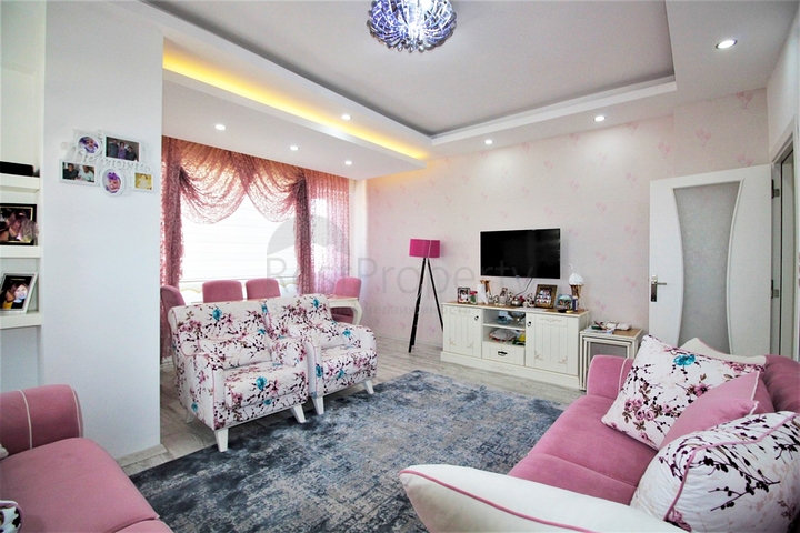 شقة فسيحة 3 + 1 مع مطبخ منفصل في كونيالتي