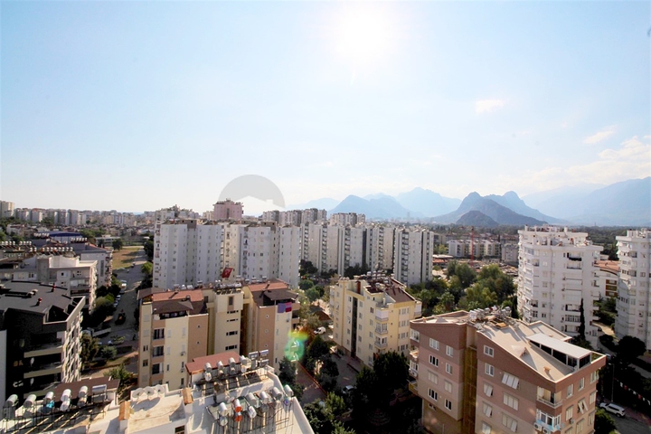 شقة فسيحة 3 + 1 مع مطبخ منفصل في كونيالتي