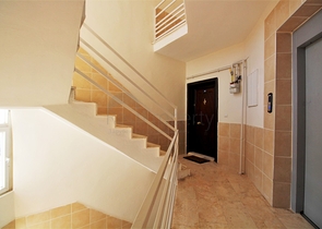 شقة فسيحة 3 + 1 مع مطبخ منفصل في كونيالتي