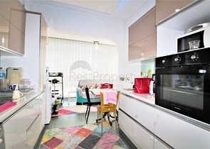 شقة فسيحة 3 + 1 مع مطبخ منفصل في كونيالتي