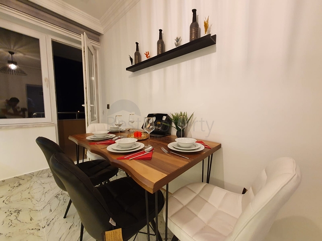 شقة عائلية انيقة - مطبخ منفصل - ضمن مجمع سكني في مهموتلار / الانيا 