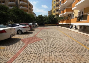 شقة عائلية انيقة - مطبخ منفصل - ضمن مجمع سكني في مهموتلار / الانيا 