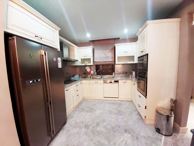 فيلا فاخرة 3 + 1 في غاميوفا ، كيمير