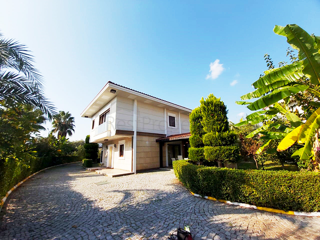 فيلا فاخرة 3 + 1 في غاميوفا ، كيمير