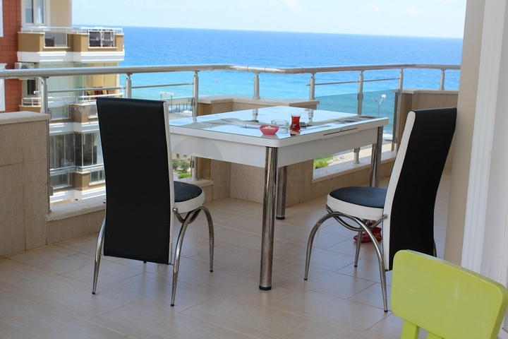 اطلالة بحر - شقة غرفتين وصالة مفروشة - ضمن مجمع في اول صف عالبحر - في مهموتلار / الانيا 