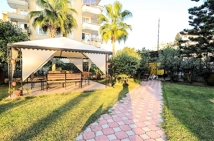 اطلالة بحر - شقة غرفتين وصالة مفروشة - ضمن مجمع في اول صف عالبحر - في مهموتلار / الانيا 