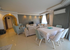 اطلالة بحر - شقة غرفتين وصالة مفروشة - ضمن مجمع في اول صف عالبحر - في مهموتلار / الانيا 