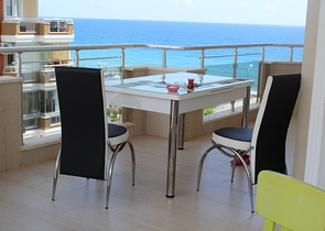 اطلالة بحر - شقة غرفتين وصالة مفروشة - ضمن مجمع في اول صف عالبحر - في مهموتلار / الانيا 