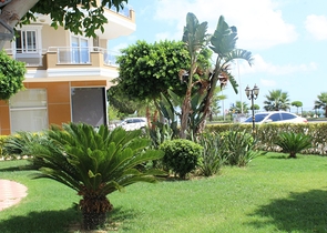 اطلالة بحر - شقة غرفتين وصالة مفروشة - ضمن مجمع في اول صف عالبحر - في مهموتلار / الانيا 