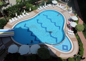 اطلالة بحر - شقة غرفتين وصالة مفروشة - ضمن مجمع في اول صف عالبحر - في مهموتلار / الانيا 