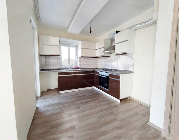 شقة 2 + 1 في كونيالتي ، هورما