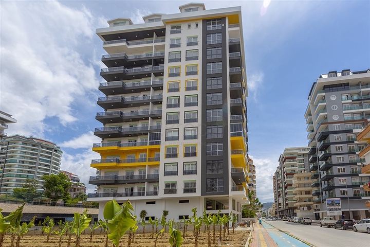 ضمن مجمع بخدمات 5 نجوم - شقة غرفة وصالة - قريبة من البحر والخدمات - في مهموتلار / الانيا 