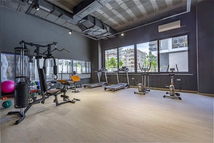 ضمن مجمع بخدمات 5 نجوم - شقة غرفة وصالة - قريبة من البحر والخدمات - في مهموتلار / الانيا 