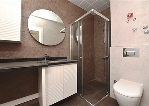 ضمن مجمع بخدمات 5 نجوم - شقة غرفة وصالة - قريبة من البحر والخدمات - في مهموتلار / الانيا 