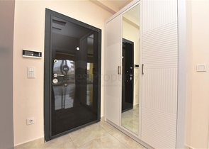 شقة غرفة وصالة -ضمن محمع سكني حديث -في مهموتلار / الانيا 