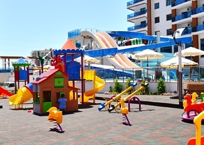 عرض خاص ! بسعر منافس - شقة 3 غرف وصالة ضمن مجمع 5 نجوم في مهموتلار / الانيا