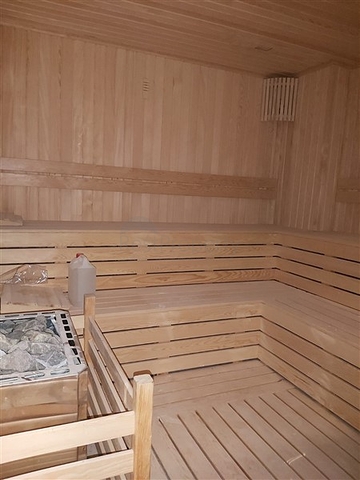 ضمن مجمع سكني جديد وقريب من البحر - شقة غرفة وصالة -مفروشة - في مهموتلار / الانيا 