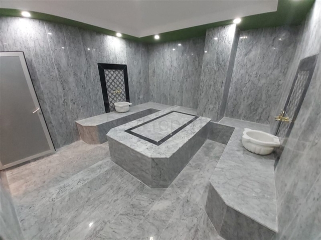 ضمن مجمع سكني جديد وقريب من البحر - شقة غرفة وصالة -مفروشة - في مهموتلار / الانيا 