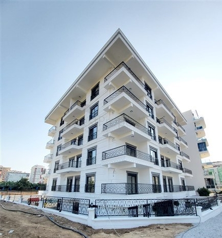 ضمن مجمع سكني جديد وقريب من البحر - شقة غرفة وصالة -مفروشة - في مهموتلار / الانيا 