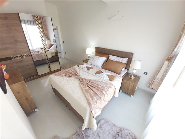 ضمن مجمع سكني جديد وقريب من البحر - شقة غرفة وصالة -مفروشة - في مهموتلار / الانيا 