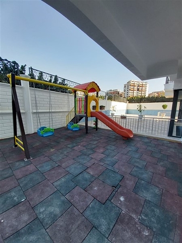 ضمن مجمع سكني جديد وقريب من البحر - شقة غرفة وصالة -مفروشة - في مهموتلار / الانيا 