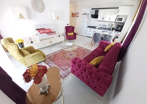 ضمن مجمع سكني جديد وقريب من البحر - شقة غرفة وصالة -مفروشة - في مهموتلار / الانيا 