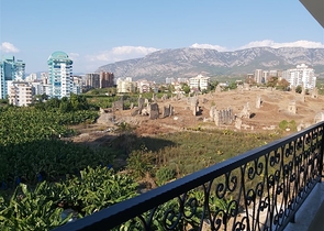 ضمن مجمع سكني جديد وقريب من البحر - شقة غرفة وصالة -مفروشة - في مهموتلار / الانيا 