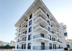 ضمن مجمع سكني جديد وقريب من البحر - شقة غرفة وصالة -مفروشة - في مهموتلار / الانيا 