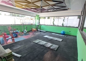 ضمن مجمع سكني جديد وقريب من البحر - شقة غرفة وصالة -مفروشة - في مهموتلار / الانيا 