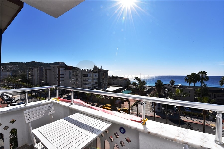 اطلالة على شاطئ كاليوباترا - شقة مميزة غرفتين وصالة - في مركز الانيا 