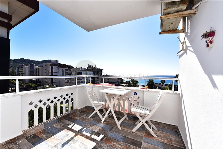 اطلالة على شاطئ كاليوباترا - شقة مميزة غرفتين وصالة - في مركز الانيا 