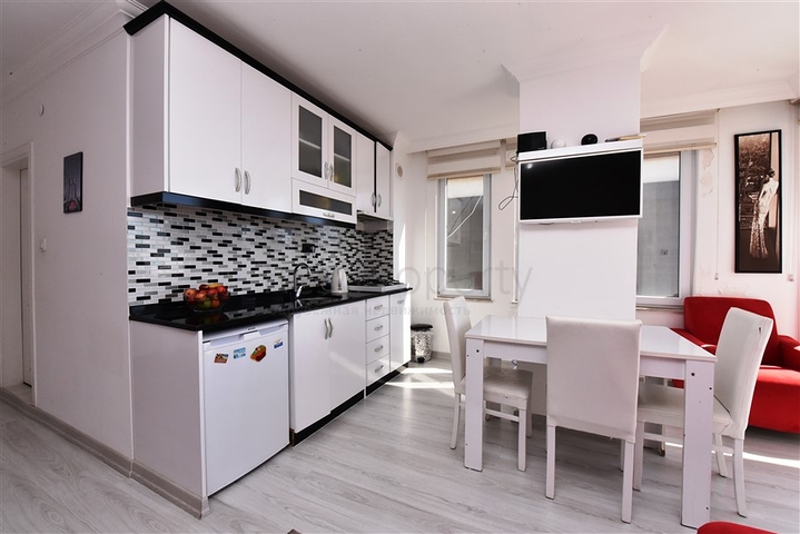 اطلالة على شاطئ كاليوباترا - شقة مميزة غرفتين وصالة - في مركز الانيا 