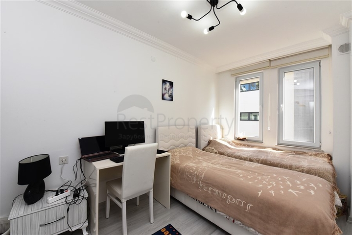 اطلالة على شاطئ كاليوباترا - شقة مميزة غرفتين وصالة - في مركز الانيا 