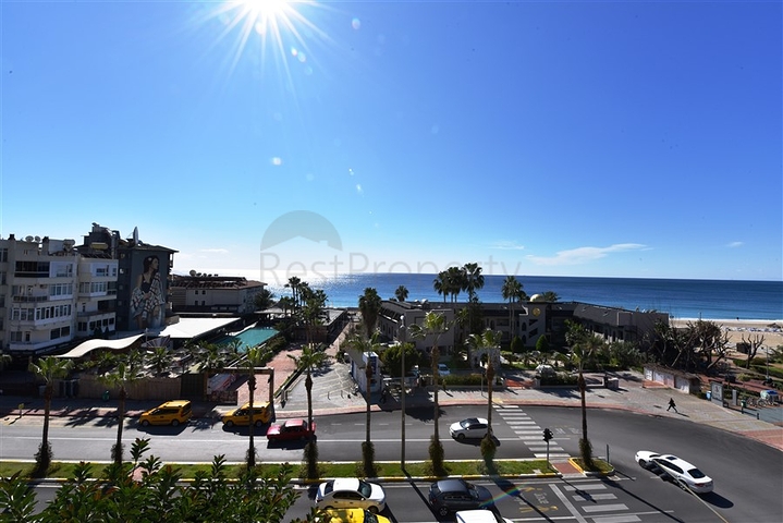 اطلالة على شاطئ كاليوباترا - شقة مميزة غرفتين وصالة - في مركز الانيا 