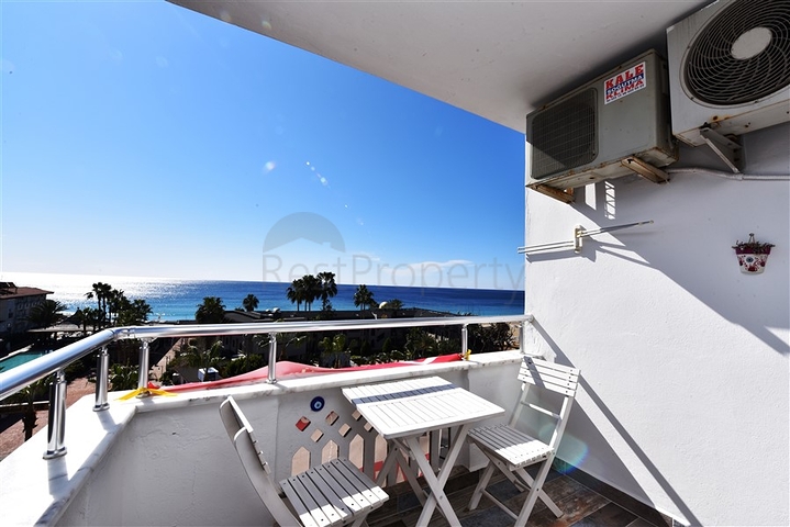 اطلالة على شاطئ كاليوباترا - شقة مميزة غرفتين وصالة - في مركز الانيا 