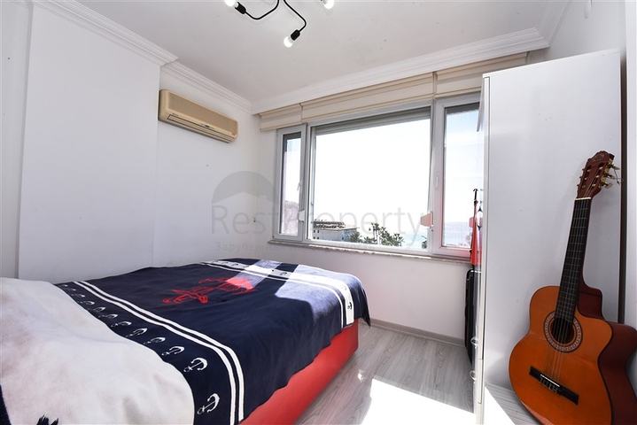 اطلالة على شاطئ كاليوباترا - شقة مميزة غرفتين وصالة - في مركز الانيا 