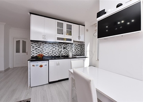 اطلالة على شاطئ كاليوباترا - شقة مميزة غرفتين وصالة - في مركز الانيا 