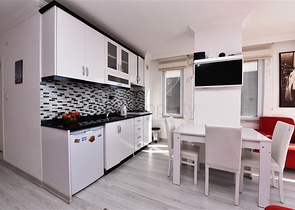 اطلالة على شاطئ كاليوباترا - شقة مميزة غرفتين وصالة - في مركز الانيا 