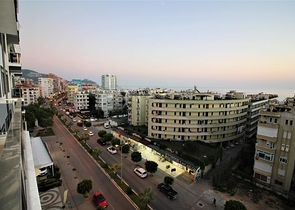 اطلالة بحر - شقة عائلية 2غرفة وصالة -مفروشة - على شارع بارباروس - مهموتلار / الانيا 