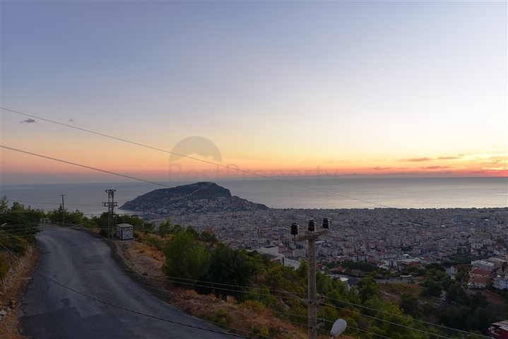 فيلا فاخرة - اطلالة بحر - في مركز مدينة الانيا 