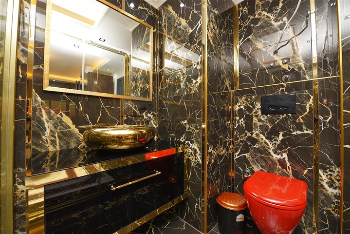 فيلا فاخرة - اطلالة بحر - في مركز مدينة الانيا 