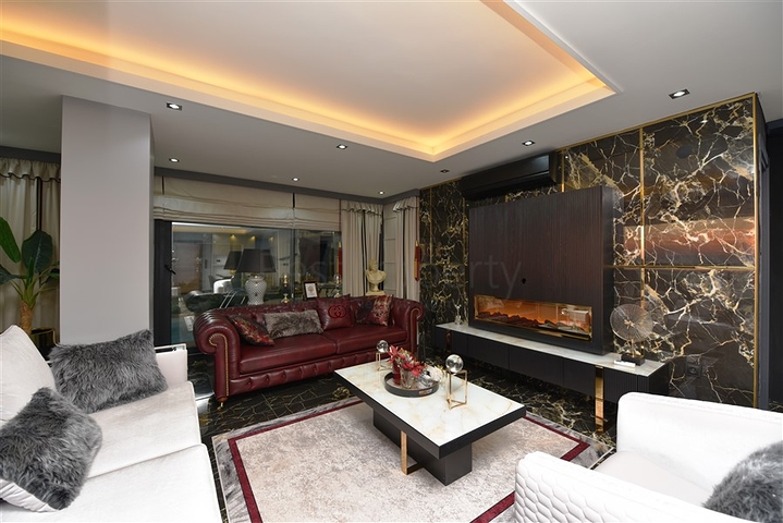 فيلا فاخرة - اطلالة بحر - في مركز مدينة الانيا 