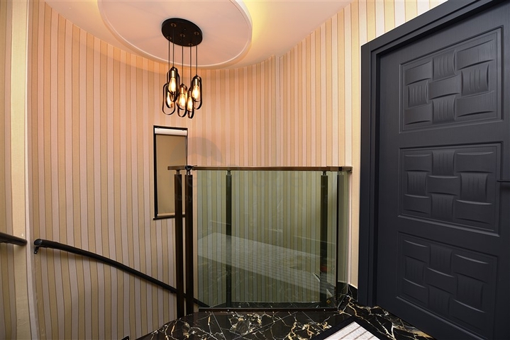 فيلا فاخرة - اطلالة بحر - في مركز مدينة الانيا 