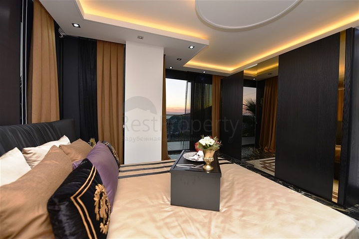 فيلا فاخرة - اطلالة بحر - في مركز مدينة الانيا 